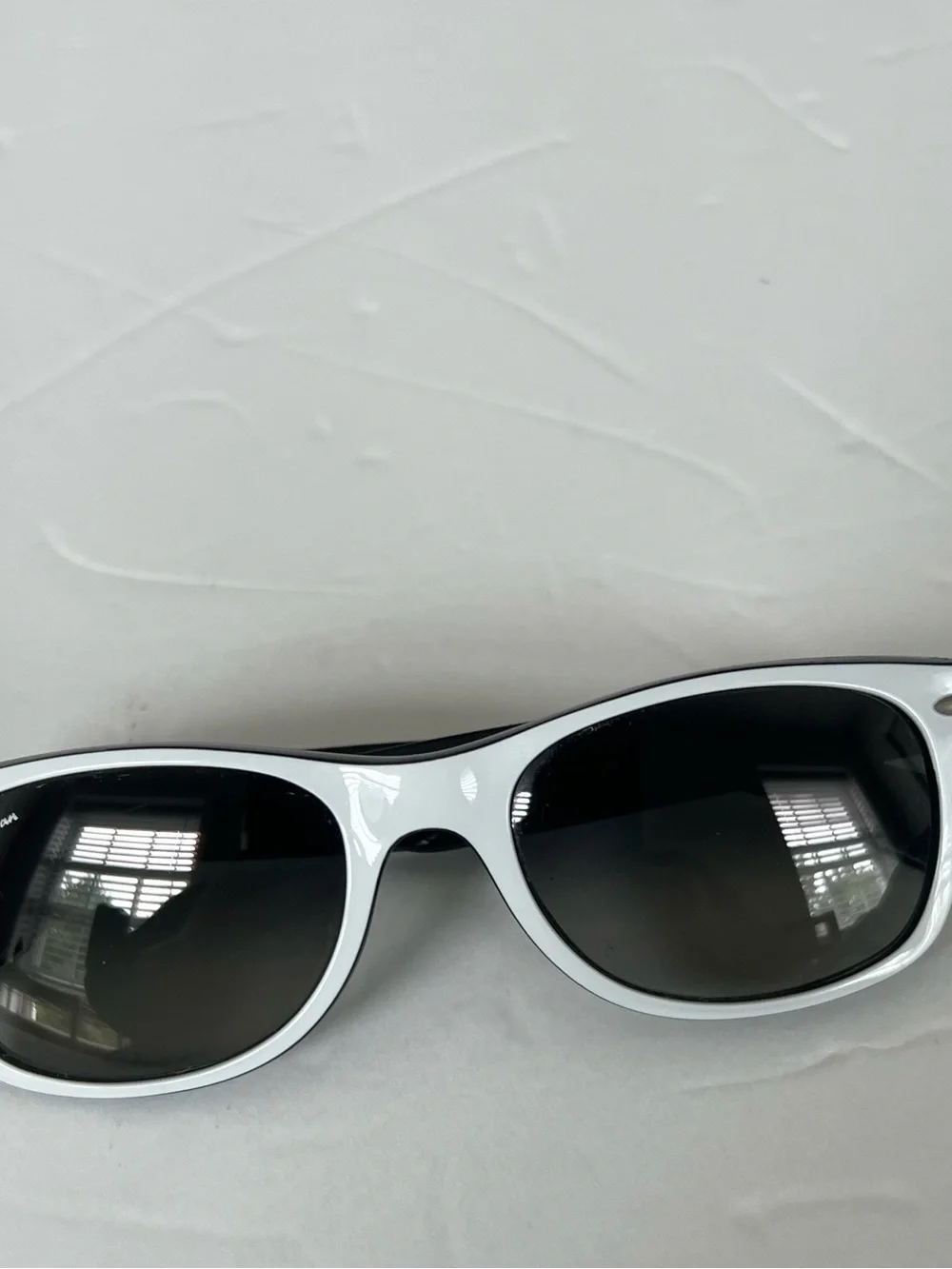 Ray Ban New Wayfarer RB 2132